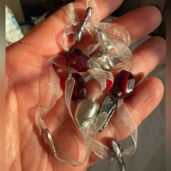 Sheer Ribbon necklace with murano glass beads and freshwater pearls - Picture 2 of 4